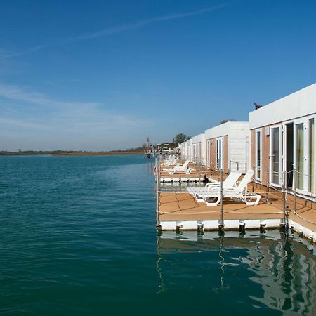 Marina Uno Floating Resort Lignano Sabbiadoro Bilik gambar